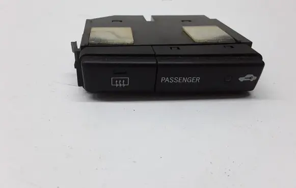 Toyota Avensis T250 Windscreen/window heater switch 8479005130C