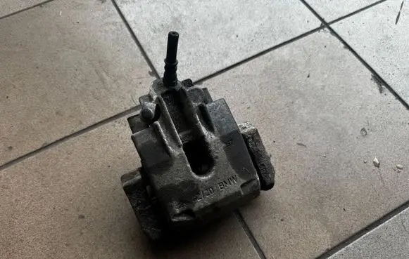 BMW 5 E60 E61 Rear brake caliper 4220BMW