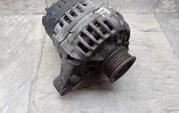 Audi A4 S4 B5 8D Generator/alternator 058903016 0123310022