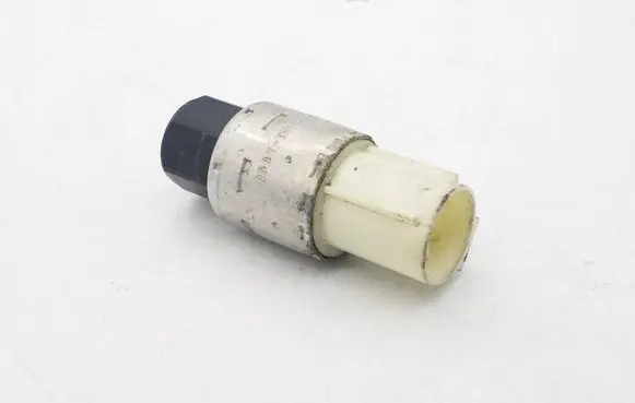 Ford Focus Air conditioning (A/C) pressure sensor 95BW19E561AA