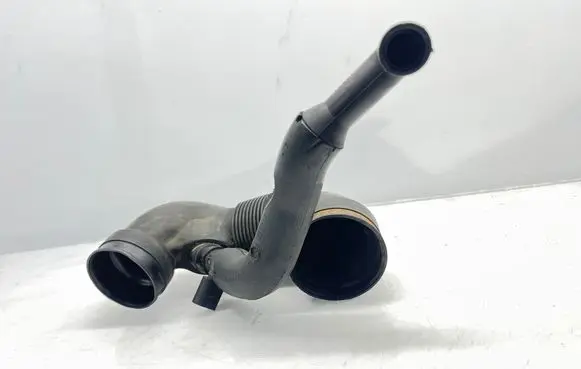 Mercedes-Benz CLK A209 C209 Turbo air intake inlet pipe/hose A6120940008
