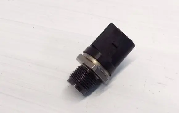 Fuel pressure sensor