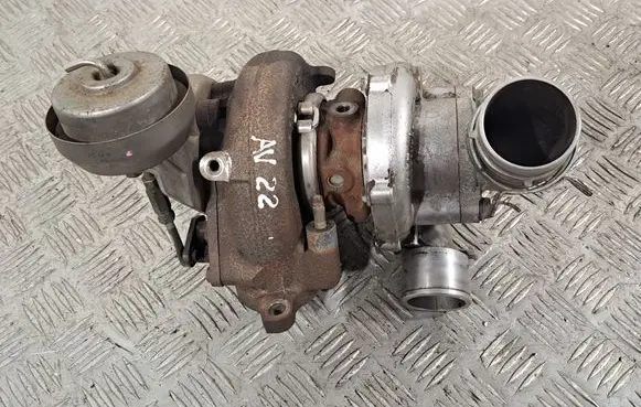 Toyota Avensis T250 Turbo 0512120068 172010R020