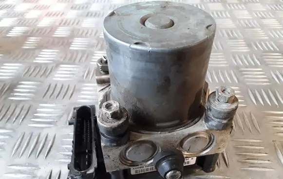 Ford Mondeo Mk III ABS Pump 0265231853 5S712M110AB 0265800585