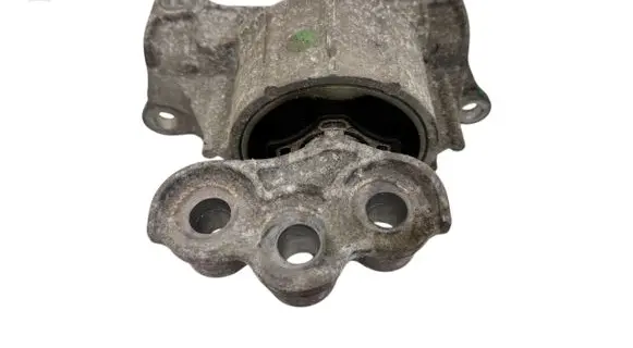 MG ZS Engine mount bracket 3300039102