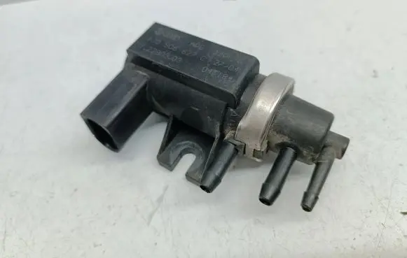 Volkswagen Touareg I Turbo solenoid valve 1J0906627C 72290303