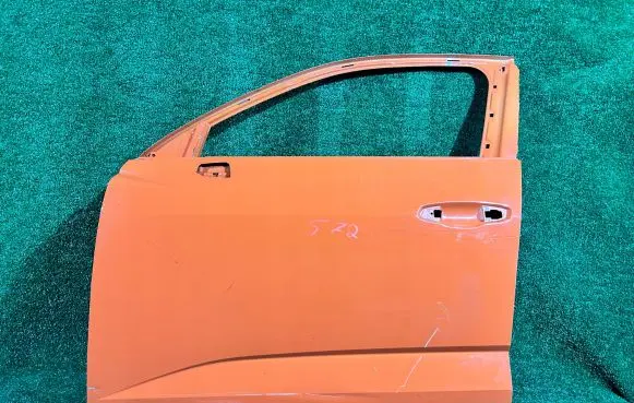 Audi Q3 F3 Front door