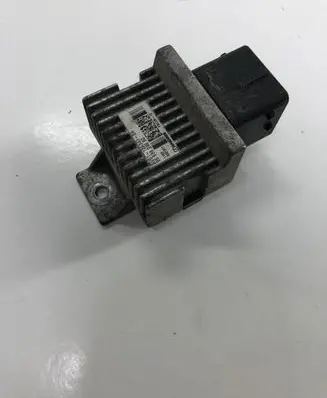 Citroen DS5 Glow plug pre-heat relay 9663824880 AV6112A343BA