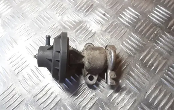 Volkswagen Caddy EGR valve 72247704 038131501AG
