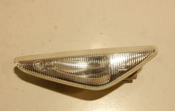 BMW X5 E70 Front fender indicator light 7267978 6047