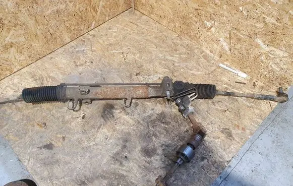 Chrysler Voyager Steering rack