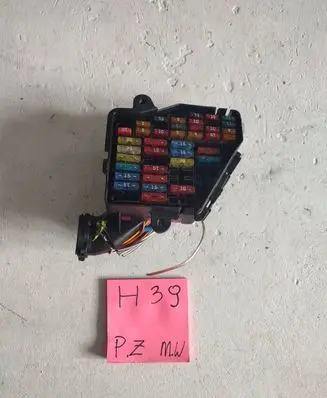 Volkswagen Golf IV Fuse box set 9327597