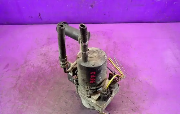Peugeot 307 CC Power steering pump