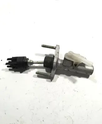 Toyota Hilux (AN10, AN20, AN30) Clutch master cylinder 
