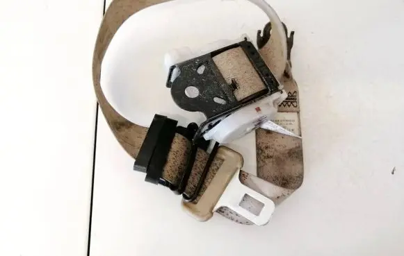 Nissan X-Trail T30 Middle seatbelt (rear) 