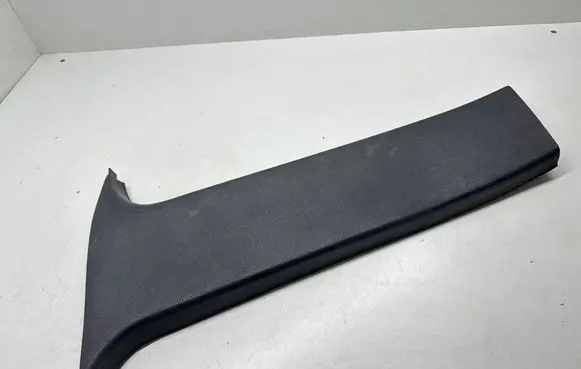 BMW 5 E34 (C) pillar trim 81388579