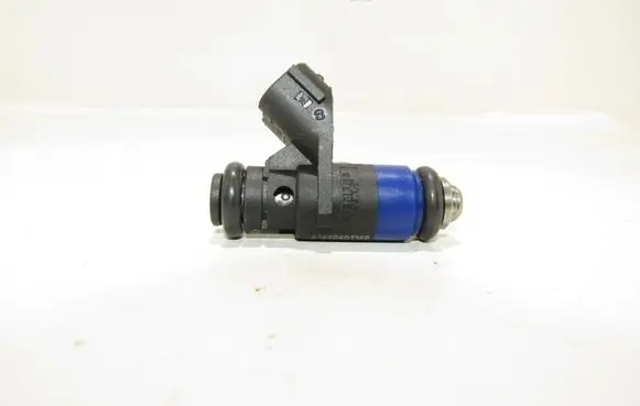 Skoda Fabia Mk1 (6Y) Fuel injector 036906031ab
