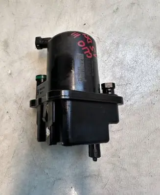 Renault Clio III Fuel filter housing 8231115