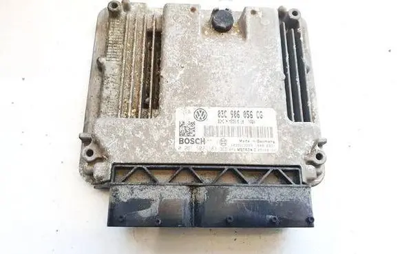 Volkswagen Jetta V Engine control unit/module 03C906056CG 0261S02183