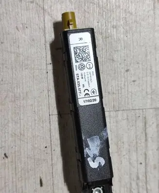 Volkswagen Touran III Aerial antenna amplifier 5TA035577
