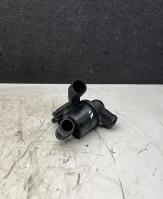 Thermostat/thermostat housing