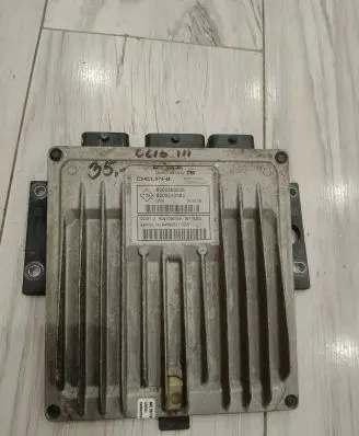 Renault Clio III Engine control unit/module ECU 8200399038