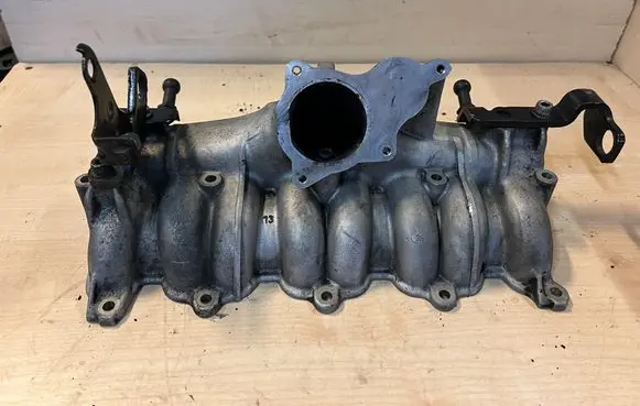 Volkswagen Golf Plus Intake manifold 03G129713
