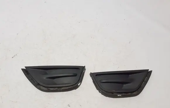 Dacia Spring Front bumper lower grill 620223082R