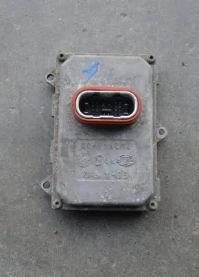 Mercedes-Benz E W210 Headlight ballast module Xenon 5DF00870402 724263 A0038205826