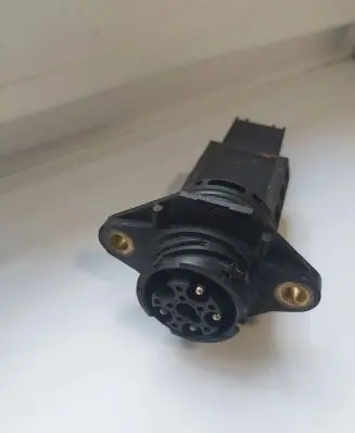 Mercedes-Benz E W124 Mass air flow meter 563141A