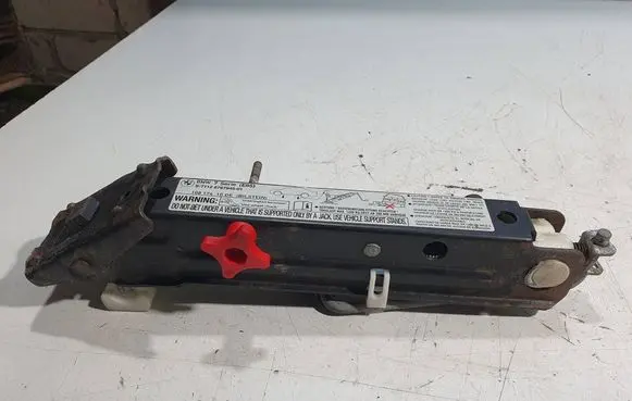 BMW 7 E65 E66 Lift Jack 6767945 10817410DE 10817410