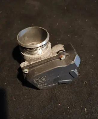 Volkswagen Golf VII Throttle valve 06F133062T A2C82494100