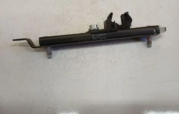 Opel Astra H Seat belt adjustment rail 13166032