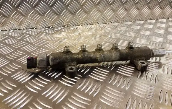 Toyota Corolla Verso E121 Fuel main line pipe 8945871010 0639 02K15572