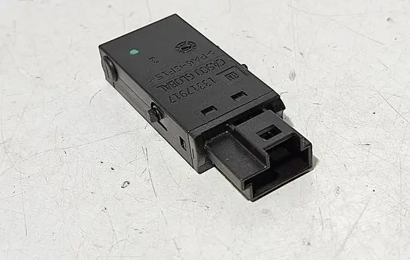Chevrolet Cruze AUX in-socket connector 13317917