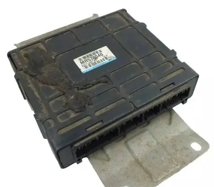 Mitsubishi Space Star Engine control unit/module MR578040