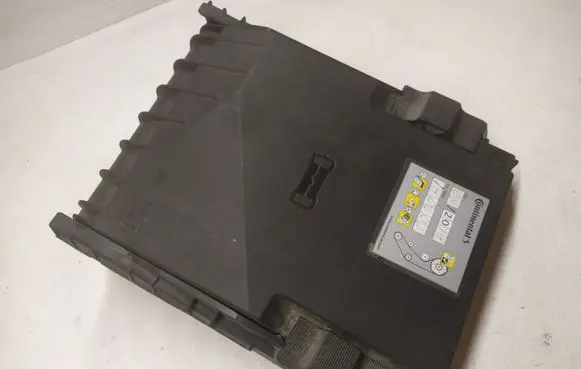 Volkswagen PASSAT B6 Battery box tray cover/lid 1K0937132 014189871 017180061