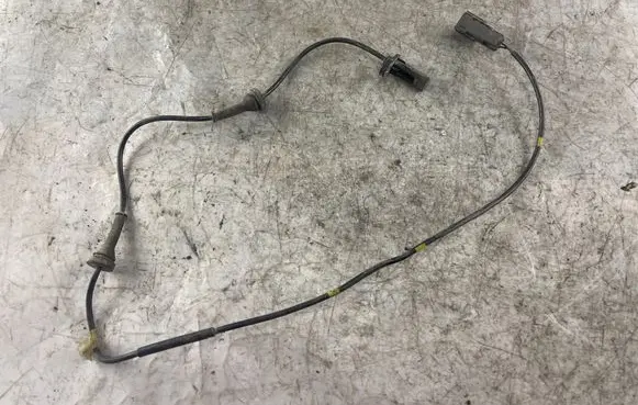 Volvo V70 ABS brake wheel speed sensor 9496961 10071160463