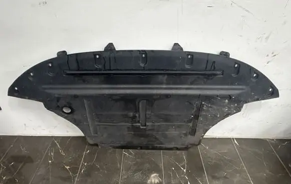 Audi Q5 SQ5 8R Engine splash shield/under tray 8R1863821