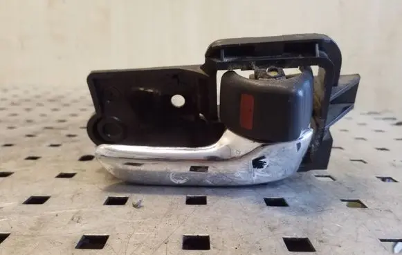 Toyota Avensis T220 Rear door interior handle