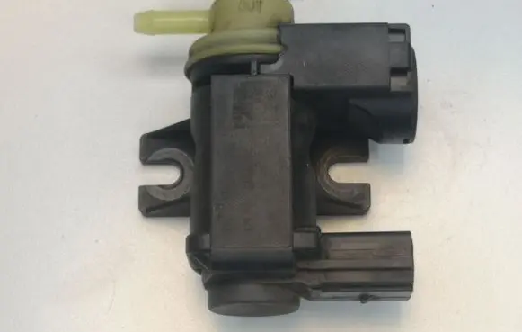 Audi Q5 SQ5 Turbo solenoid valve 8K0906627
