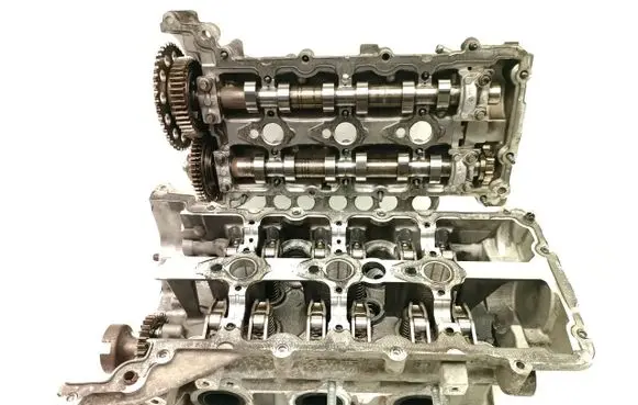 Nissan Navara D40 Engine head 8200816687 8200871992