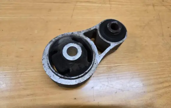 Mazda CX-7 Gearbox mount