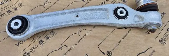 Audi e-tron Front control arm 4M0407156E 4M0407152M