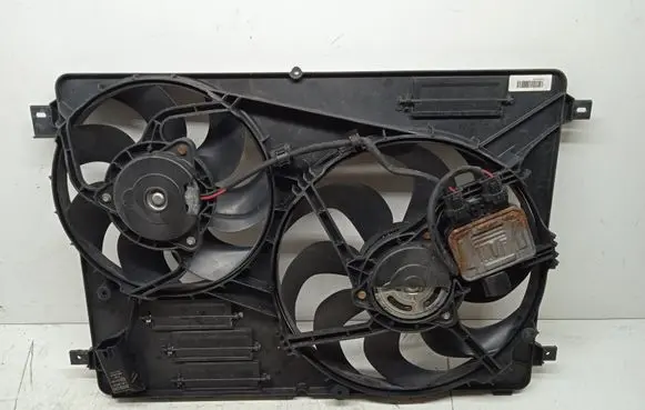 Volvo S60 Electric radiator cooling fan 8240547 P31293777