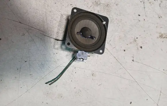 Chrysler Voyager Panel speaker 04685950AC 65WA78 11385