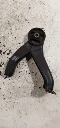 Jeep Patriot Engine mounting bracket 495AE