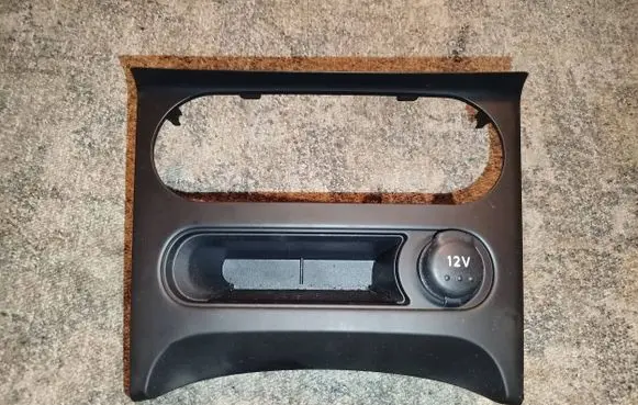 Nissan Qashqai+2 Cigarette lighter trim 27570BR00A P10450A77500