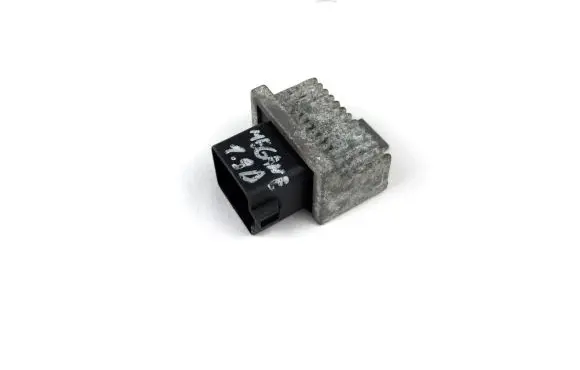 Renault Megane I Glow plug pre-heat relay 7700115078