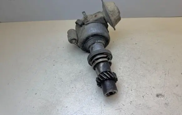 Volkswagen Golf II Spark distributor 0231170305 027905205 Z42